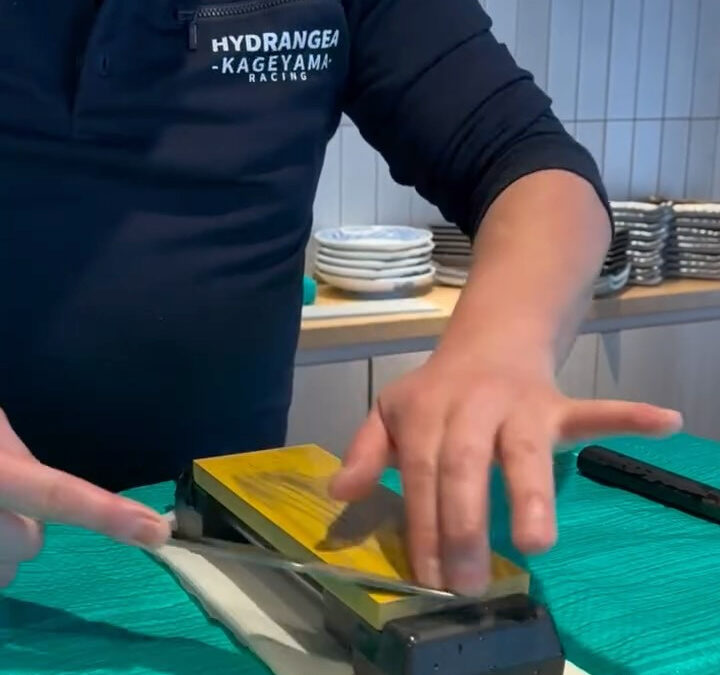 職人の包丁さばき